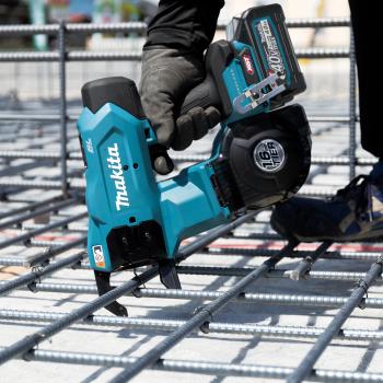 Makita TR001GM202 Akku-Bewehrungsverbinder 40V mit Akkus Griffverlängerung Ladegerät im Makpac